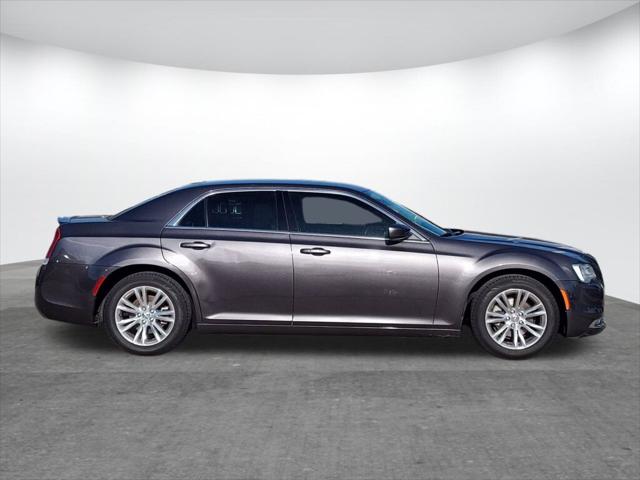 2021 Chrysler 300 Touring
