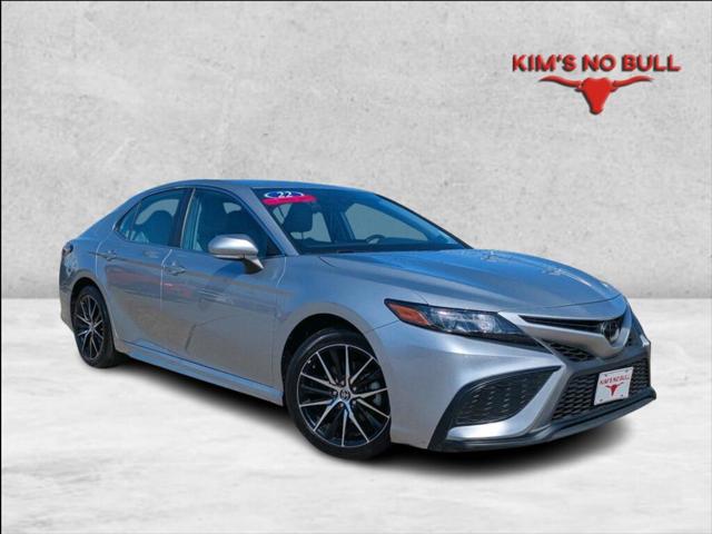 2022 Toyota Camry SE AWD