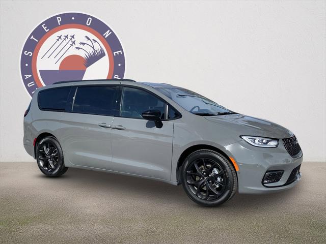 2025 Chrysler Pacifica PACIFICA LIMITED