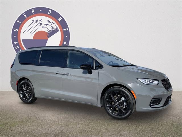 2025 Chrysler Pacifica PACIFICA LIMITED