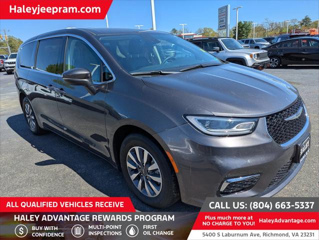2023 Chrysler Pacifica Hybrid Touring L