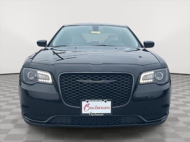2022 Chrysler 300 Touring 2022 Chrysler 300 Touring