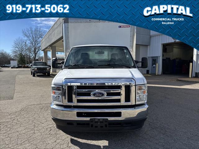 2022 Ford E-350 Cutaway Base