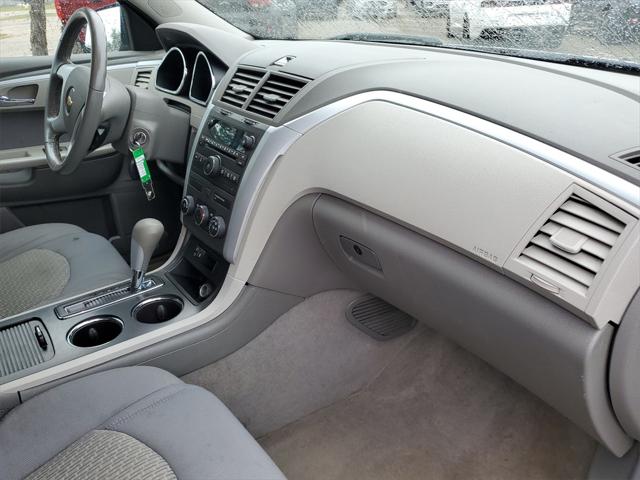 Used 2011 Chevrolet Traverse For Sale in Waterford Twp, MI
