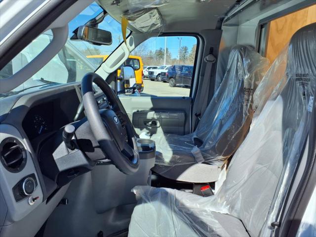 2026 Ford E-350 Cutaway Base