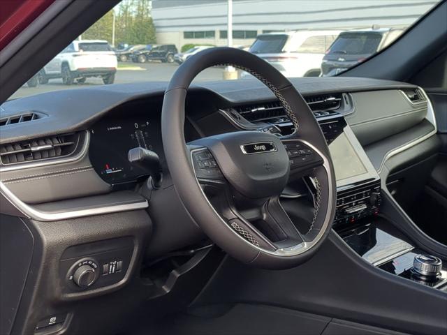 2025 Jeep Grand Cherokee GRAND CHEROKEE LAREDO 4X4