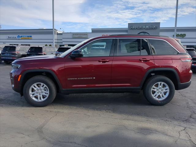 2025 Jeep Grand Cherokee GRAND CHEROKEE LAREDO 4X4