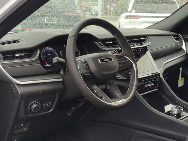 2025 Jeep Grand Cherokee GRAND CHEROKEE L LAREDO 4X4