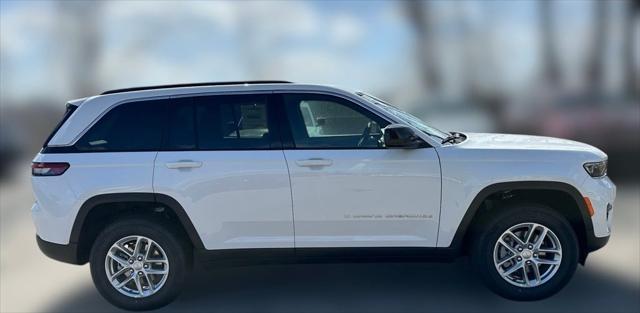 2025 Jeep Grand Cherokee GRAND CHEROKEE LAREDO X 4X4