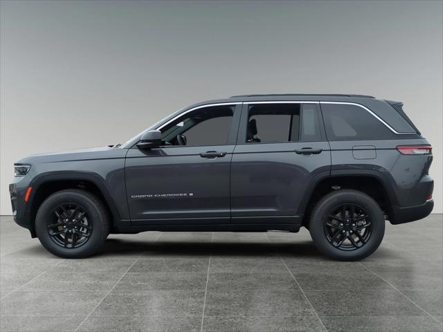 2025 Jeep Grand Cherokee GRAND CHEROKEE LAREDO X 4X4