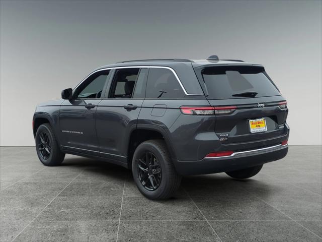 2025 Jeep Grand Cherokee GRAND CHEROKEE LAREDO X 4X4
