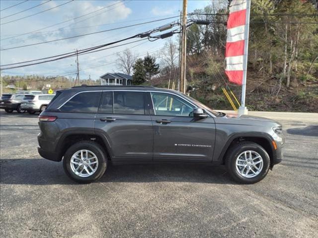 2025 Jeep Grand Cherokee GRAND CHEROKEE LAREDO X 4X4