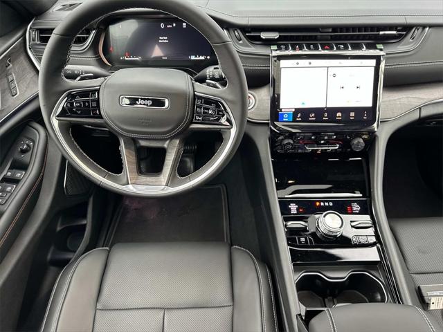 2025 Jeep Grand Cherokee GRAND CHEROKEE OVERLAND 4X4