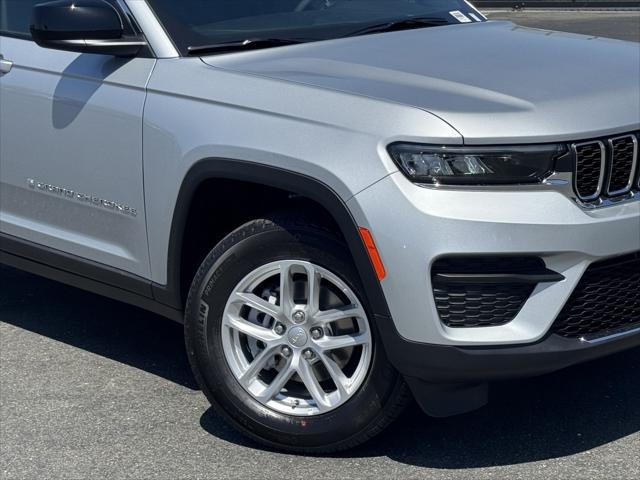 2025 Jeep Grand Cherokee GRAND CHEROKEE LAREDO X 4X4