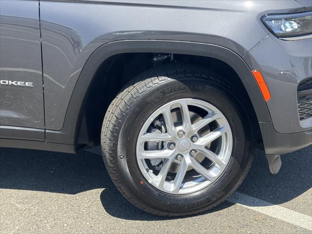 2025 Jeep Grand Cherokee GRAND CHEROKEE LAREDO X 4X4