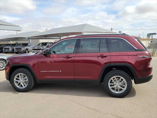 2025 Jeep Grand Cherokee GRAND CHEROKEE LAREDO X 4X4