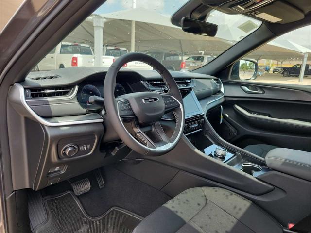 2025 Jeep Grand Cherokee GRAND CHEROKEE L LAREDO X 4X4