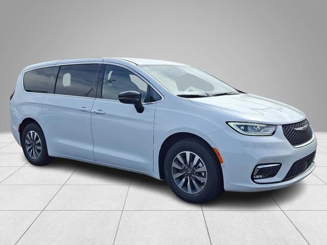 2025 Chrysler Pacifica Hybrid PACIFICA PLUG-IN HYBRID SELECT