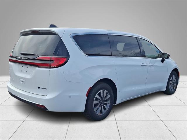 2025 Chrysler Pacifica Hybrid PACIFICA PLUG-IN HYBRID SELECT