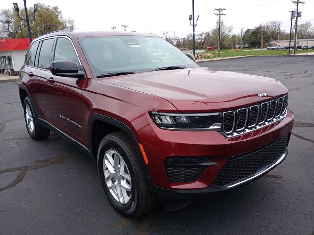 2025 Jeep Grand Cherokee GRAND CHEROKEE LAREDO X 4X4