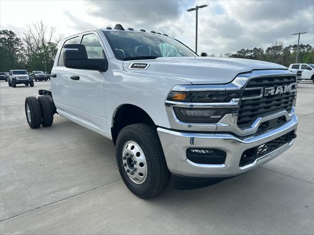2025 RAM Ram 3500 Chassis Cab RAM 3500 TRADESMAN CREW CAB CHASSIS 4X2 60 CA