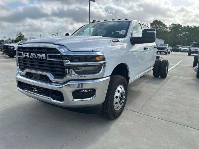 2025 RAM Ram 3500 Chassis Cab RAM 3500 TRADESMAN CREW CAB CHASSIS 4X2 60 CA