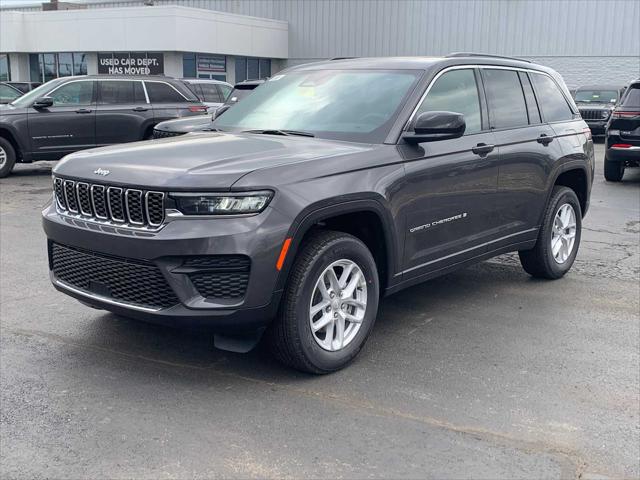2025 Jeep Grand Cherokee GRAND CHEROKEE LAREDO X 4X4