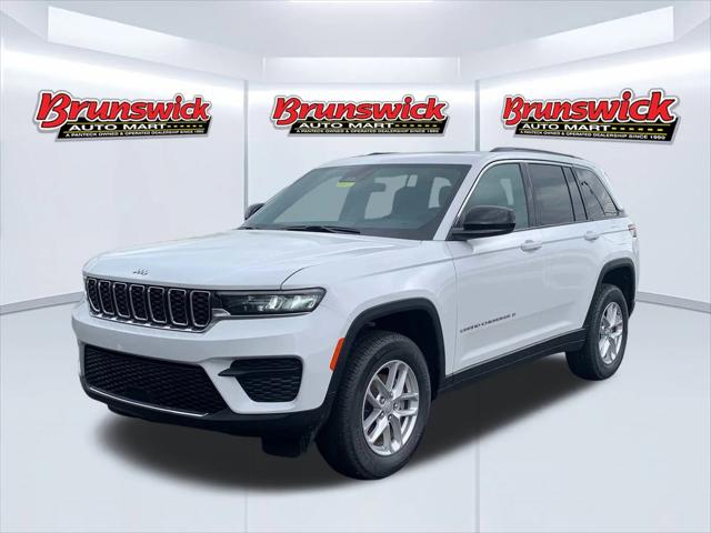 2025 Jeep Grand Cherokee GRAND CHEROKEE LAREDO X 4X4