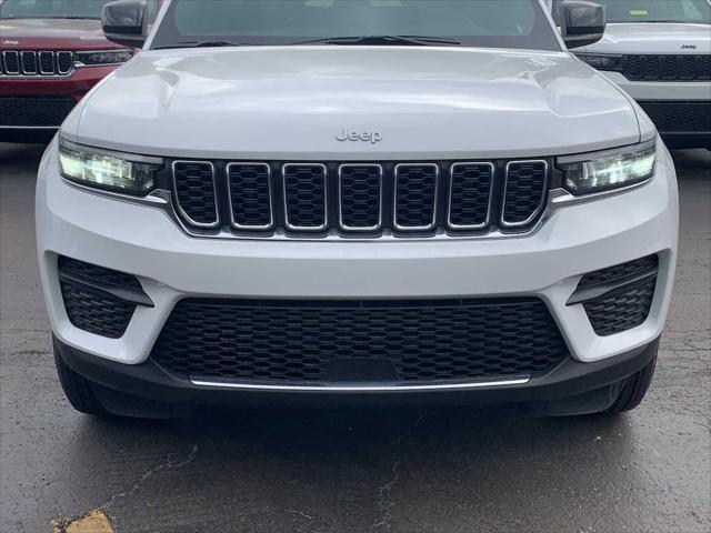 2025 Jeep Grand Cherokee GRAND CHEROKEE LAREDO X 4X4