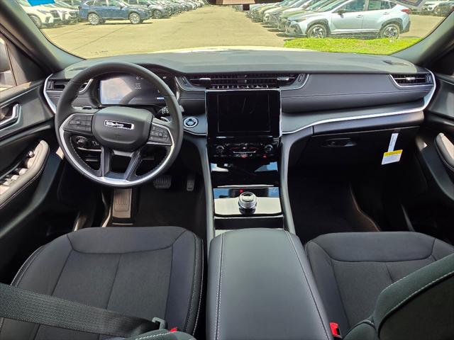 2025 Jeep Grand Cherokee GRAND CHEROKEE L LAREDO X 4X4