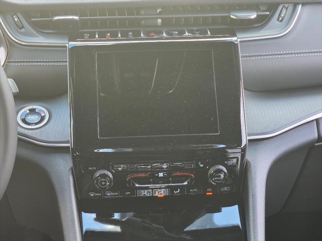 2025 Jeep Grand Cherokee GRAND CHEROKEE L LAREDO X 4X4