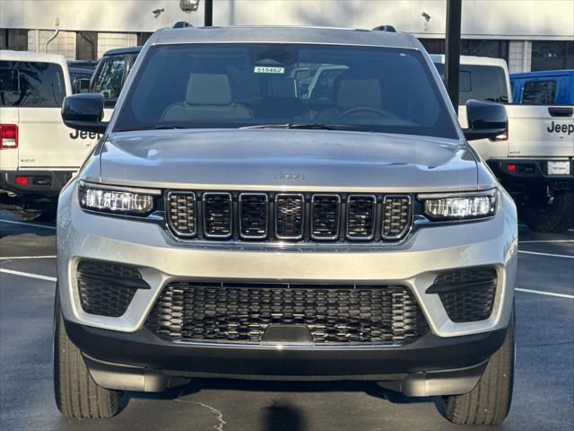 2025 Jeep Grand Cherokee GRAND CHEROKEE LAREDO X 4X2