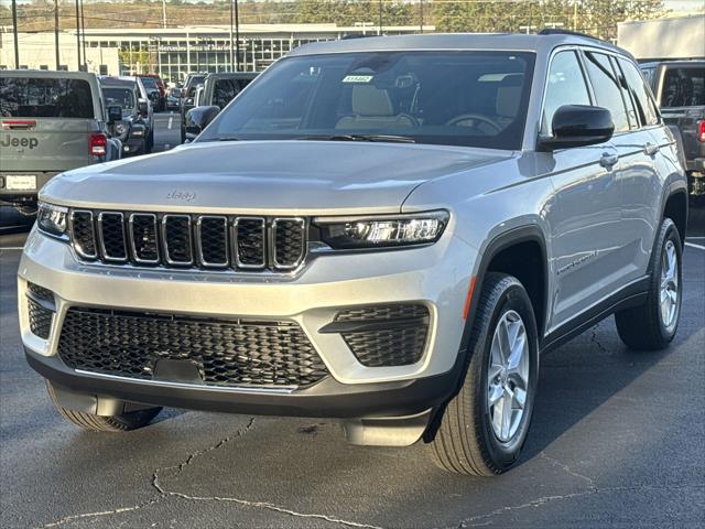 2025 Jeep Grand Cherokee GRAND CHEROKEE LAREDO X 4X2