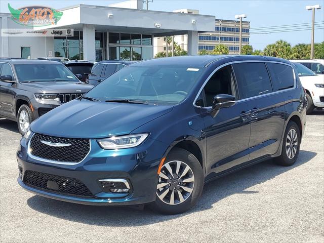 2025 Chrysler Pacifica Hybrid PACIFICA PLUG-IN HYBRID SELECT