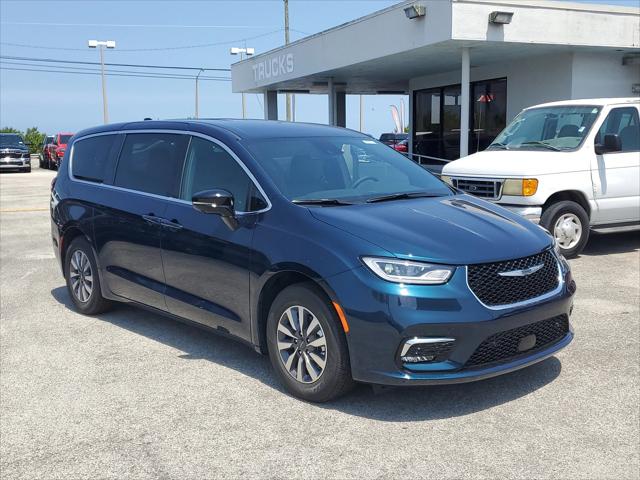 2025 Chrysler Pacifica Hybrid PACIFICA PLUG-IN HYBRID SELECT