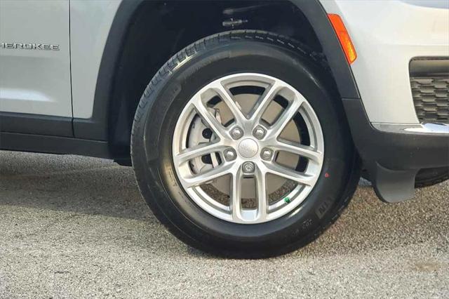 2025 Jeep Grand Cherokee GRAND CHEROKEE L LAREDO X 4X2
