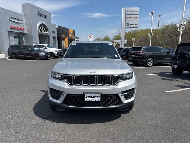 2025 Jeep Grand Cherokee GRAND CHEROKEE LAREDO X 4X4