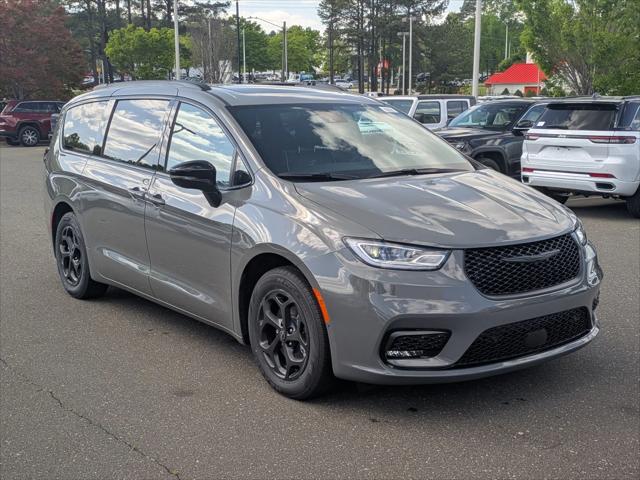 2025 Chrysler Pacifica Hybrid PACIFICA PLUG-IN HYBRID S APPEARANCE