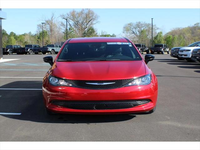 2025 Chrysler Voyager VOYAGER
