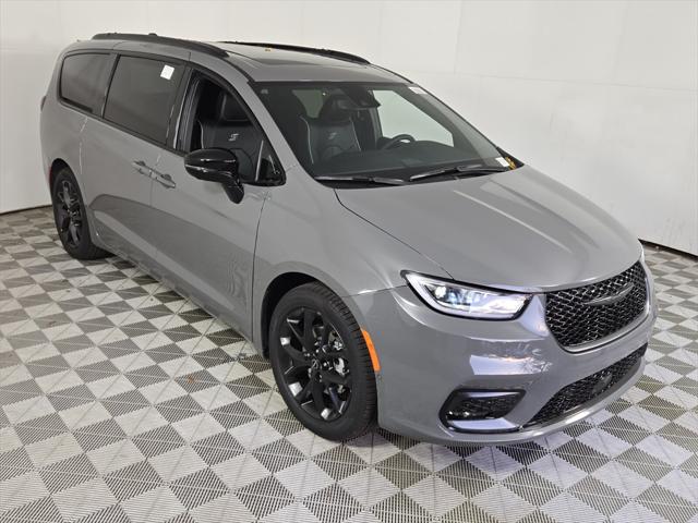 2025 Chrysler Pacifica PACIFICA LIMITED