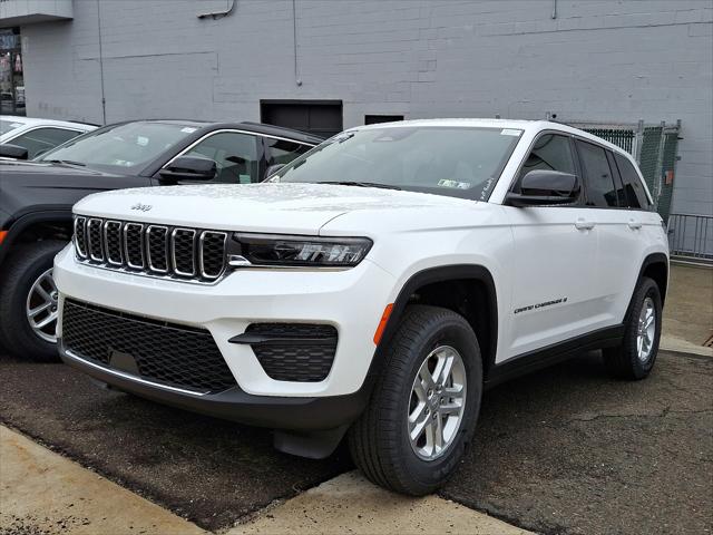 2025 Jeep Grand Cherokee GRAND CHEROKEE LAREDO 4X4
