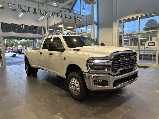 2025 RAM Ram 3500 RAM 3500 TRADESMAN CREW CAB 4X4 8 BOX