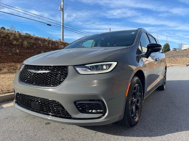 2025 Chrysler Pacifica Hybrid PACIFICA PLUG-IN HYBRID S APPEARANCE