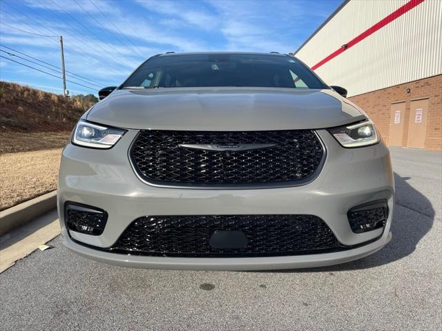 2025 Chrysler Pacifica Hybrid PACIFICA PLUG-IN HYBRID S APPEARANCE