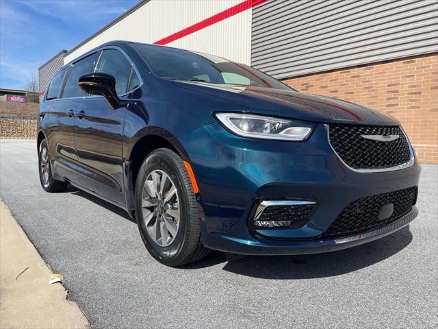 2025 Chrysler Pacifica Hybrid PACIFICA PLUG-IN HYBRID SELECT