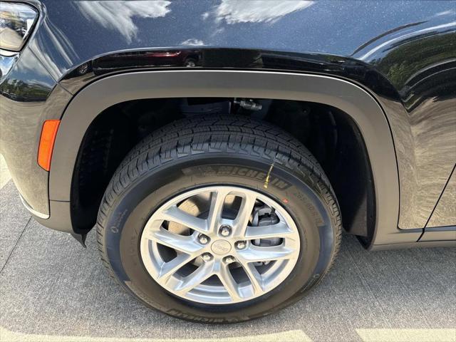 2025 Jeep Grand Cherokee GRAND CHEROKEE L LAREDO X 4X2