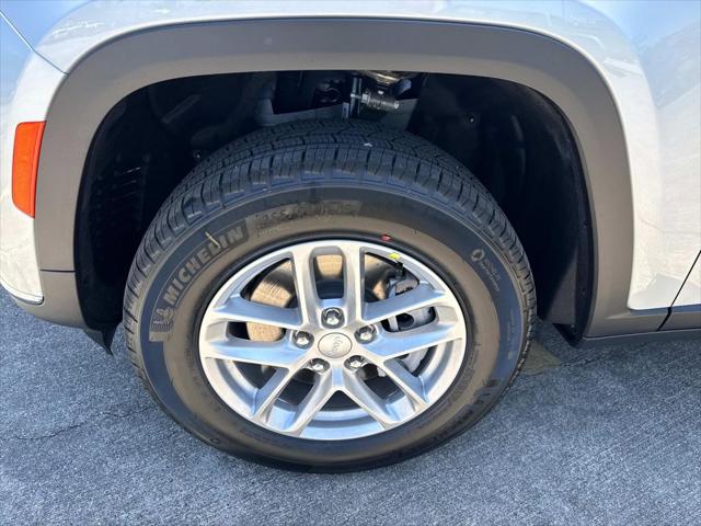 2025 Jeep Grand Cherokee GRAND CHEROKEE L LAREDO X 4X2