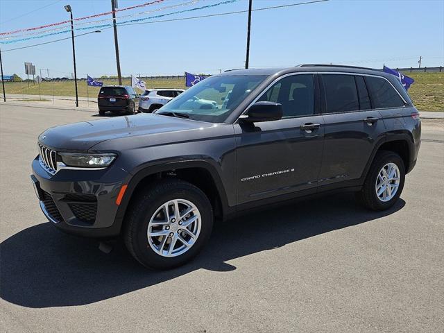 2025 Jeep Grand Cherokee GRAND CHEROKEE LAREDO X 4X4