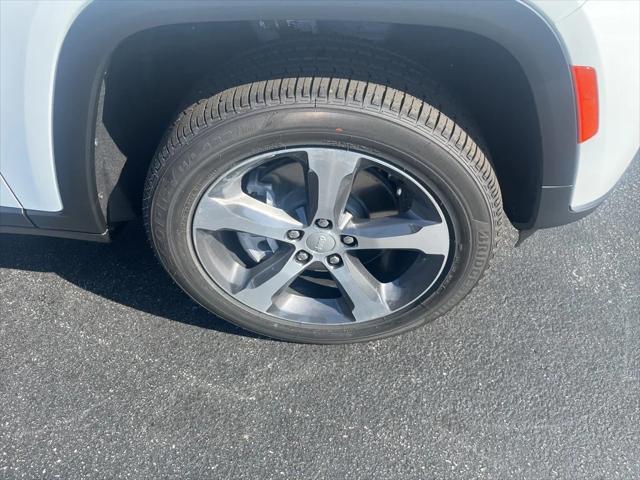 2025 Jeep Grand Cherokee GRAND CHEROKEE L LIMITED 4X2