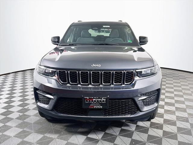 2025 Jeep Grand Cherokee GRAND CHEROKEE LAREDO X 4X4